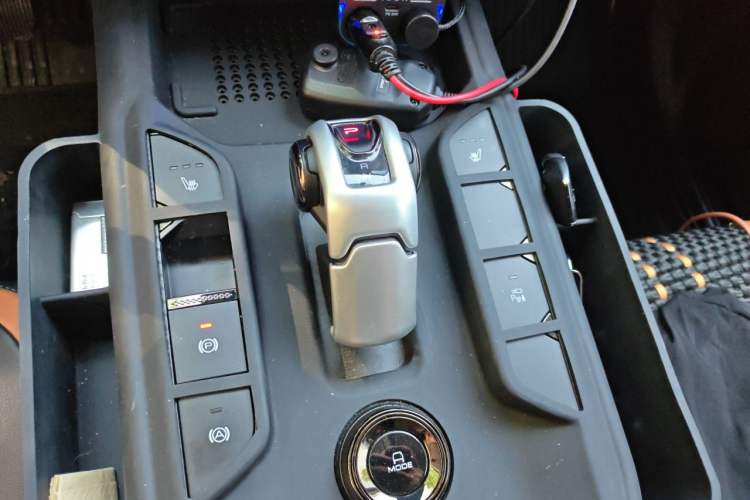Used Haval Raptor New Energy 2024 Hi4 102 Pro Gear Lever