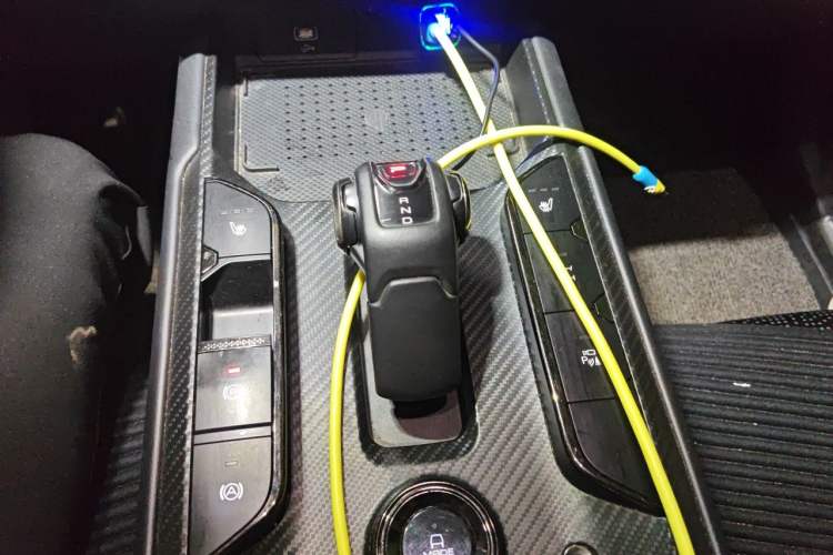 Used Haval Raptor New Energy 2024 Hi4 145 Cross-Over Edition Gear Lever