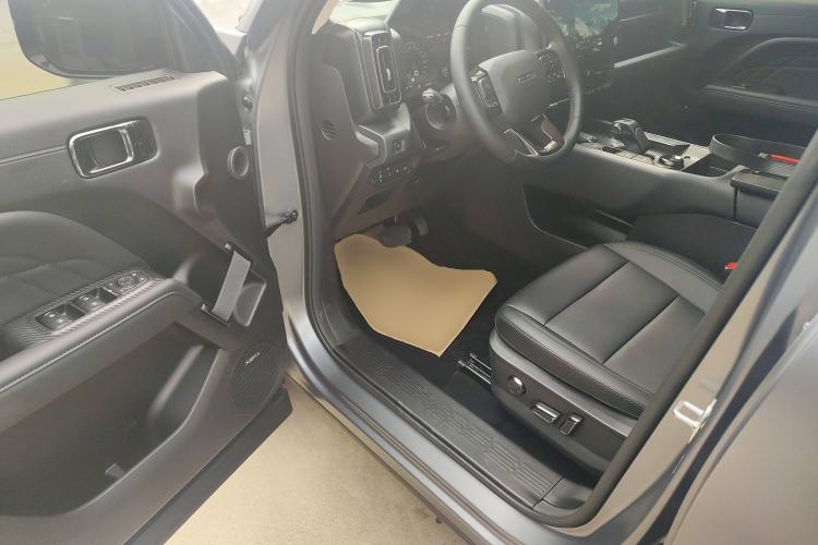 Used Haval Raptor New Energy 2024 Hi4 145 Cross-Over Edition Interior 3