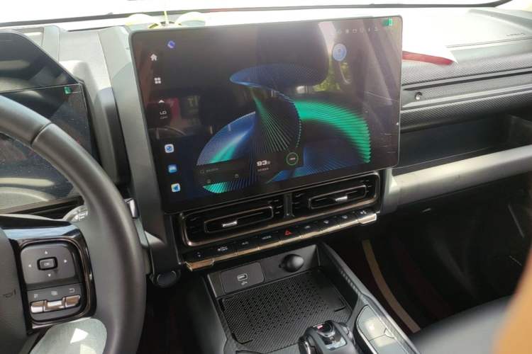 Used Haval Raptor New Energy 2024 Hi4 102 Pro Audio And AC Panel