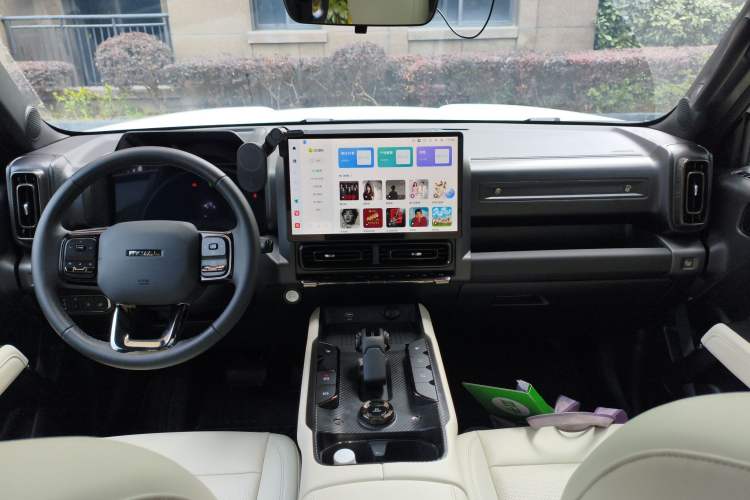 Used Haval Raptor New Energy 2024 Hi4 102 Pro Center Console
