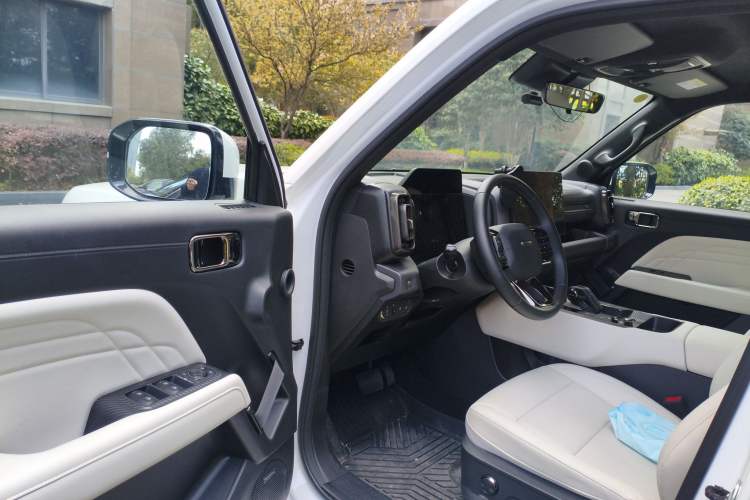 Used Haval Raptor New Energy 2024 Hi4 102 Pro Driver Seat