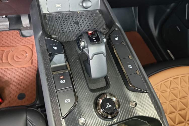 Used Haval Raptor New Energy 2024 Hi4 102 Pro Gear Lever