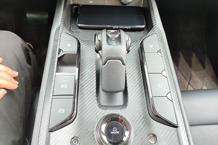 Used Haval Raptor New Energy 2024 Hi4 102 Pro Gear Lever