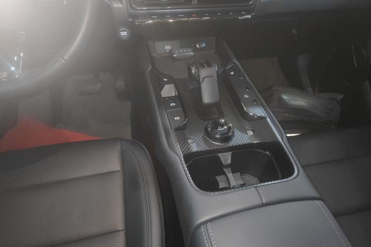 Used Haval Raptor New Energy 2024 Hi4 102 Pro Gear Lever