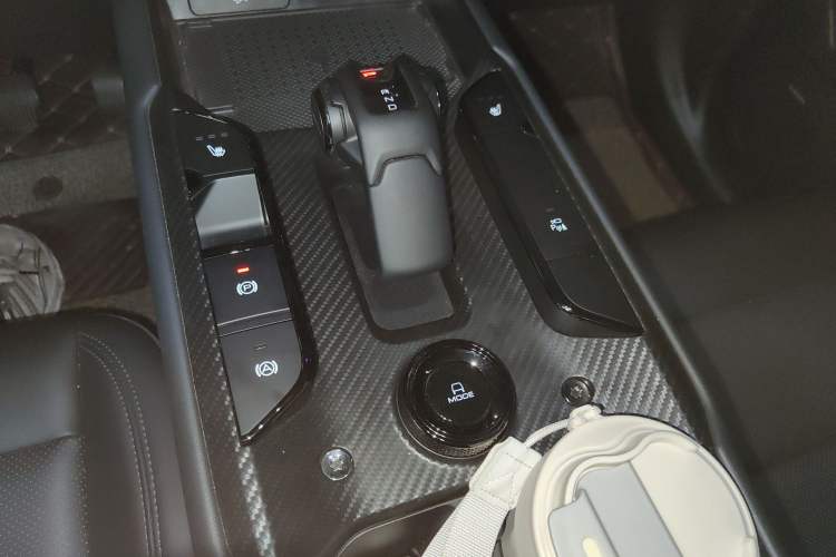 Used Haval Raptor New Energy 2024 Hi4 102 Pro Gear Lever