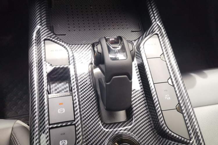 Used Haval Raptor New Energy 2024 Hi4 102 Pro Gear Lever
