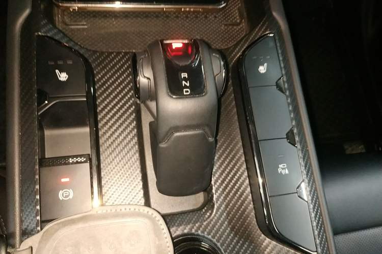 Used Haval Raptor New Energy 2024 Hi4 102 Pro Gear Lever