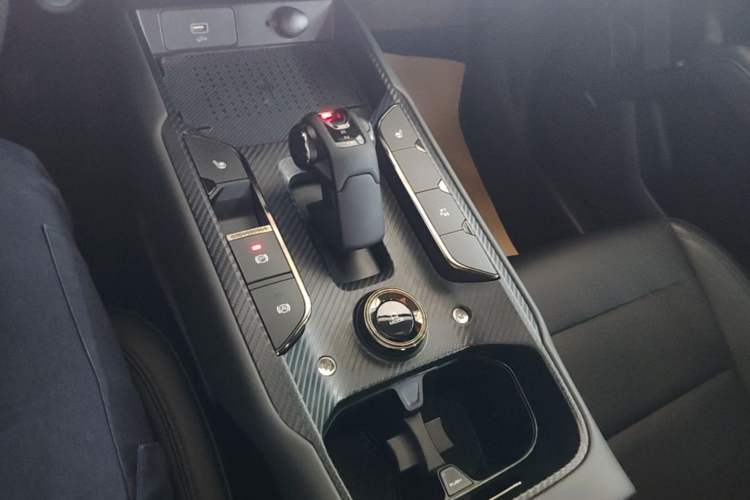 Used Haval Raptor New Energy 2024 Hi4 102 Pro Gear Lever