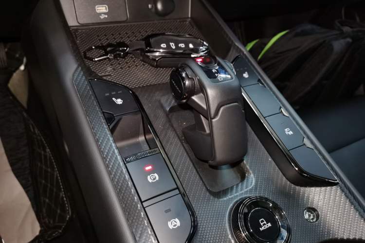 Used Haval Raptor New Energy 2024 Hi4 102 Pro Gear Lever