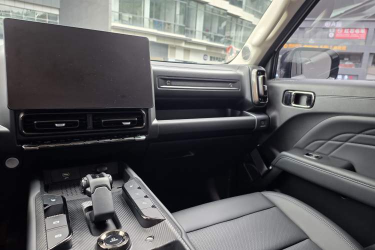 Used Haval Raptor New Energy 2024 Hi4 145 Cross-Over Edition Interior 11