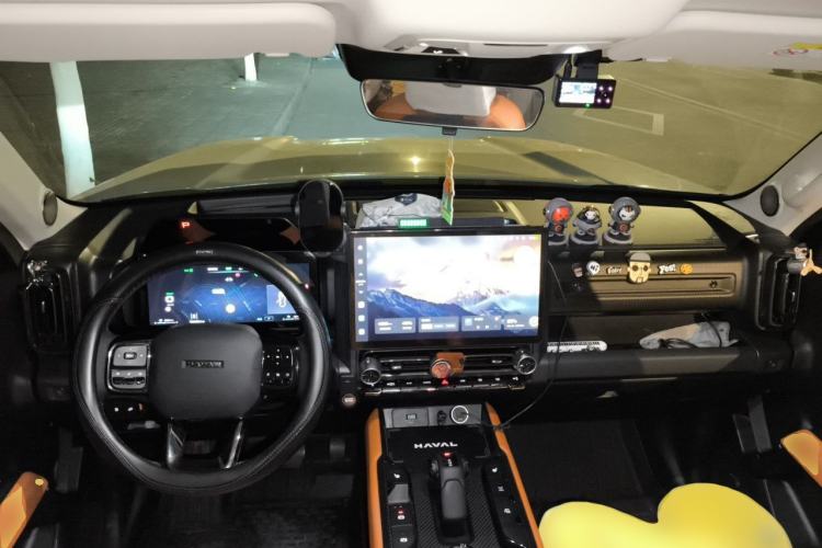 Used Haval Raptor New Energy 2024 Hi4 102 Pro Center Console