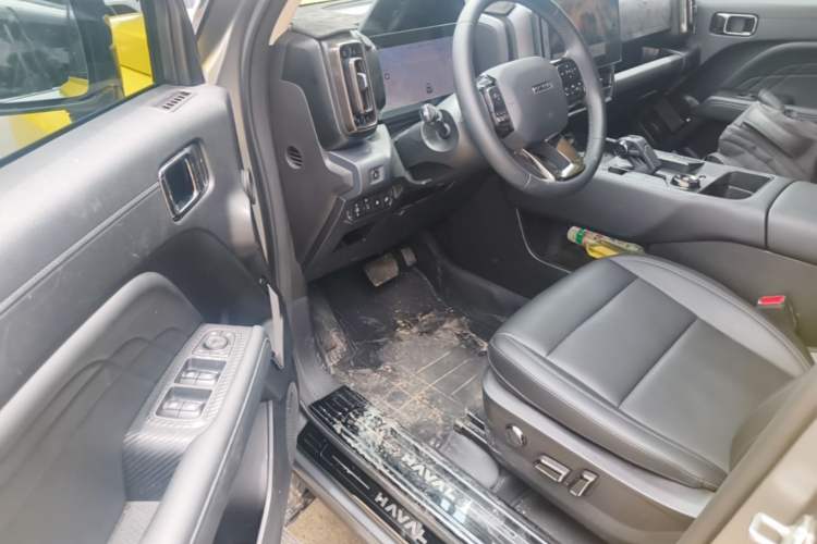 Used Haval Raptor New Energy 2024 Hi4 102 Pro Driver Seat