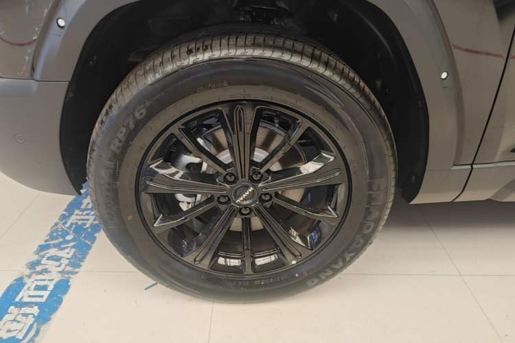 Used Haval Raptor New Energy 2026 Model Hi4 150 Ultra Flagship Edition Left Front Wheel Hub