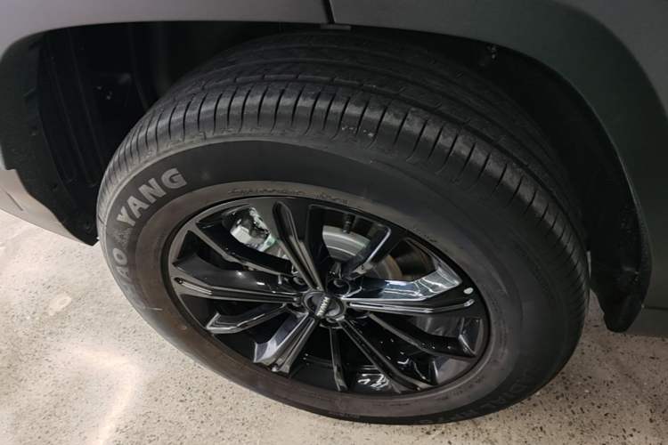 Used Haval Raptor New Energy 2026 Model Hi4 200 Ultra Flagship Edition Right Rear Wheel Hub