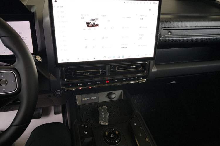 Used Haval Raptor New Energy 2026 Model Hi4 200 Ultra Flagship Edition Audio And AC Panel