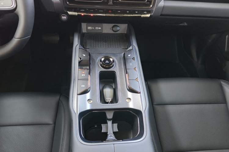 Used Haval Raptor New Energy 2026 Model Hi4 200 Ultra Flagship Edition Gear Lever