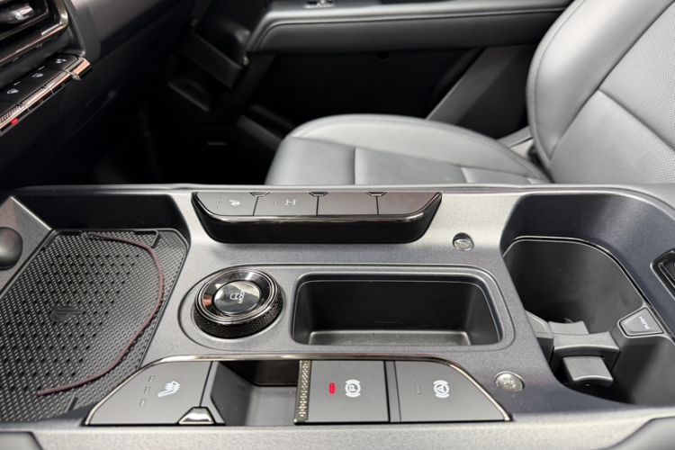 Used Haval Raptor New Energy 2026 Model Hi4 200 Ultra Interior 10