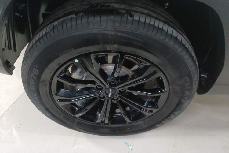 Used Haval Raptor New Energy 2026 Model Hi4 200 Ultra Flagship Edition Right Rear Wheel Hub