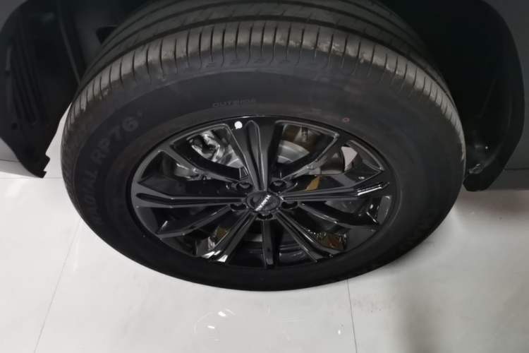Used Haval Raptor New Energy 2026 Model Hi4 200 Ultra Flagship Edition Right Rear Wheel Hub