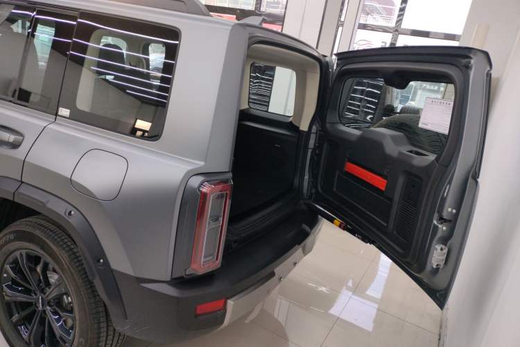 Used Haval Raptor New Energy 2026 Model Hi4 200 Ultra Trunk