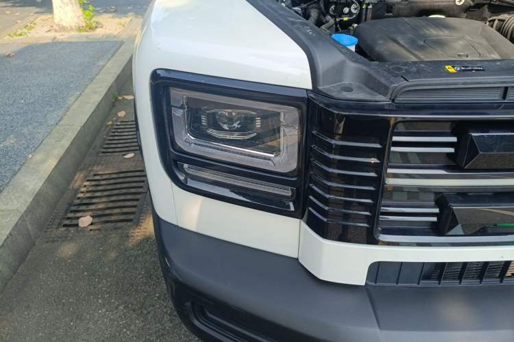 Used Haval Raptor New Energy 2026 Model Hi4 105 Pro Right Front Headlight