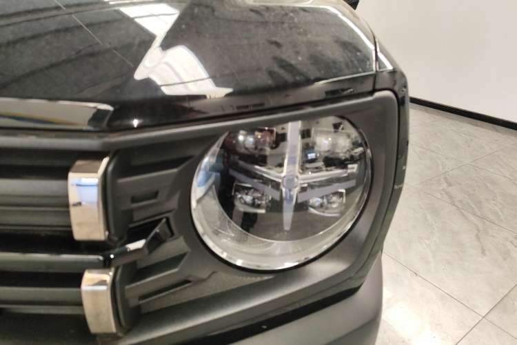 Used Haval X DOG 2022 1.5T DCT Two-Wheel Drive Trendy Edition Left Front Headlight
