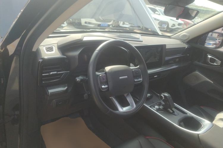 Used Haval X DOG 2022 1.5T DCT Two-Wheel Drive Trendy Edition Center Console