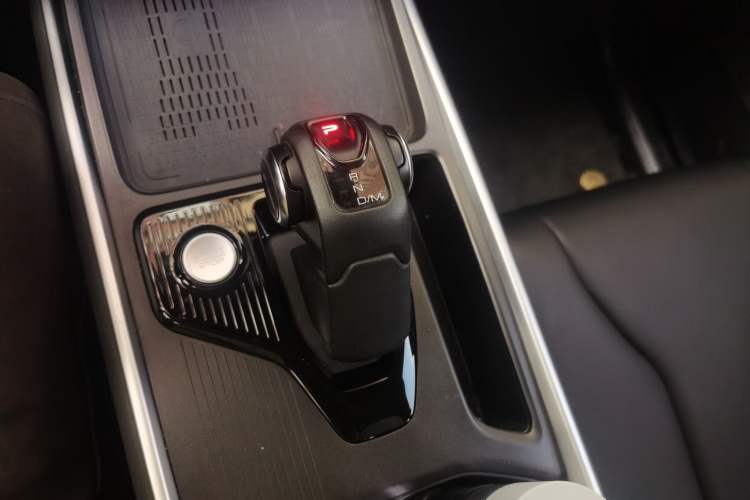 Used Haval X DOG 2022 1.5T DCT Two-Wheel Drive Trendy Sound Edition Gear Lever