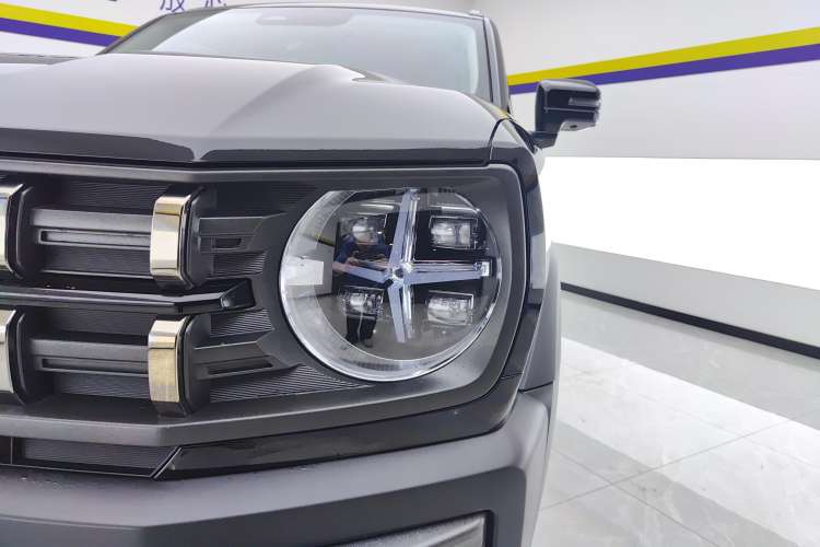 Used Haval X DOG 2022 1.5T DCT Two-Wheel Drive Trendy Edition Left Front Headlight
