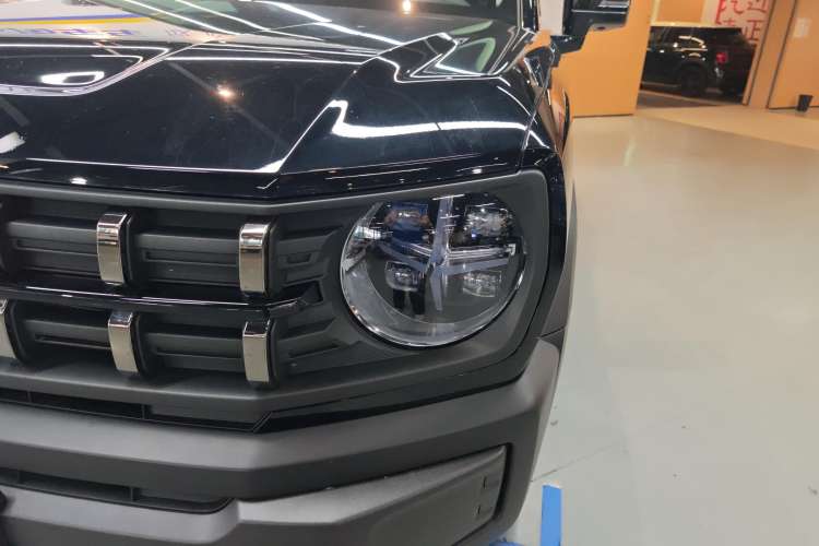 Used Haval X DOG 2022 1.5T DCT Two-Wheel Drive Trendy Edition Left Front Headlight