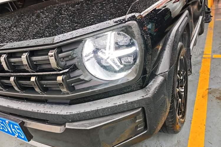 Used Haval X DOG 2022 1.5T DCT Two-Wheel Drive Trendy Edition Left Front Headlight