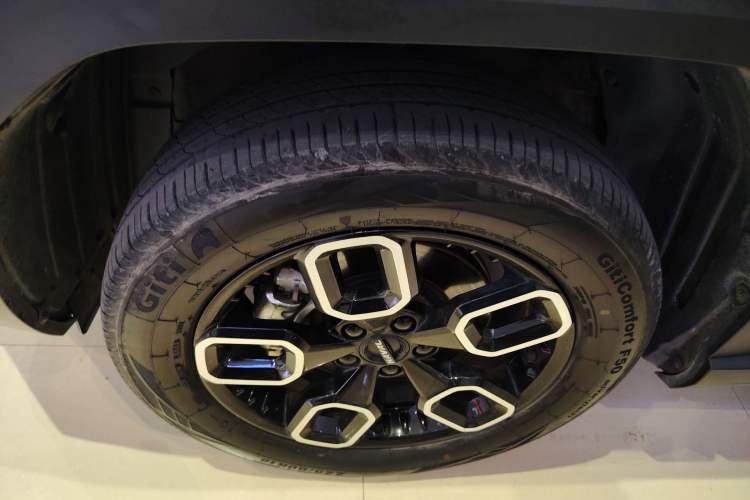 Used Haval X DOG 2022 1.5T DCT Two-Wheel Drive Trendy Edition Left Front Wheel Hub