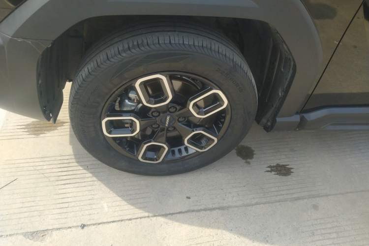 Used Haval X DOG 2022 1.5T DCT Two-Wheel Drive Trendy Edition Left Front Wheel Hub