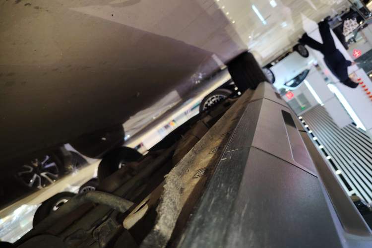 Used Haval X DOG 2022 1.5T DCT Two-Wheel Drive Trendy Edition Left Side Sill