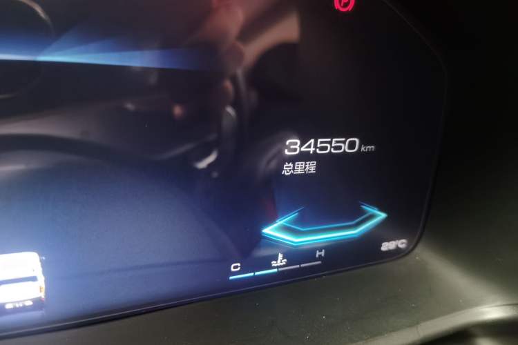 Used Haval X DOG 2022 1.5T DCT Two-Wheel Drive Trendy Sound Edition Odometer Close Up