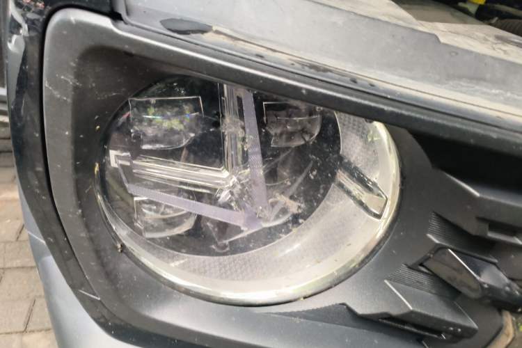 Used Haval X DOG 2022 1.5T DCT Two-Wheel Drive Trendy Edition Right Front Headlight