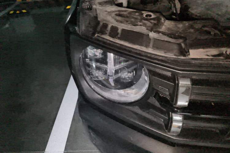Used Haval X DOG 2022 1.5T DCT Two-Wheel Drive Trendy Edition Right Front Headlight