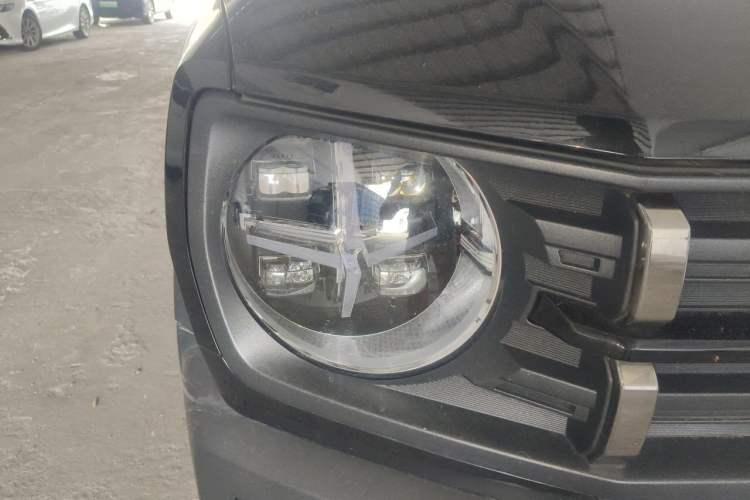 Used Haval X DOG 2022 1.5T DCT Two-Wheel Drive Trendy Sound Edition Right Front Headlight