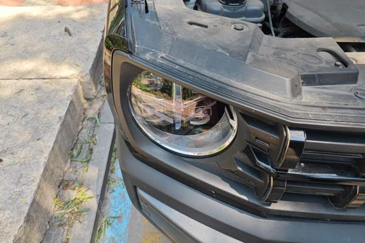 Used Haval X DOG 2022 1.5T DCT Two-Wheel Drive Trendy Edition Right Front Headlight