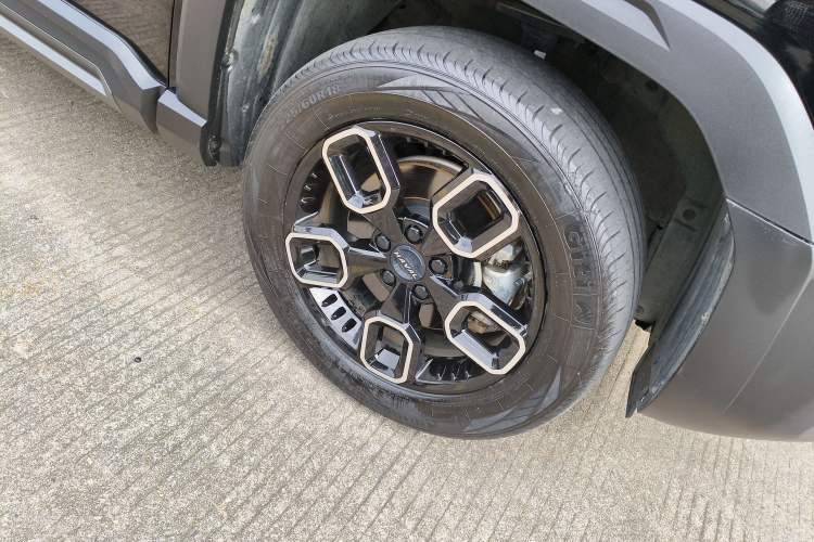 Used Haval X DOG 2022 1.5T DCT Two-Wheel Drive Trendy Sound Edition Right Front Wheel Hub