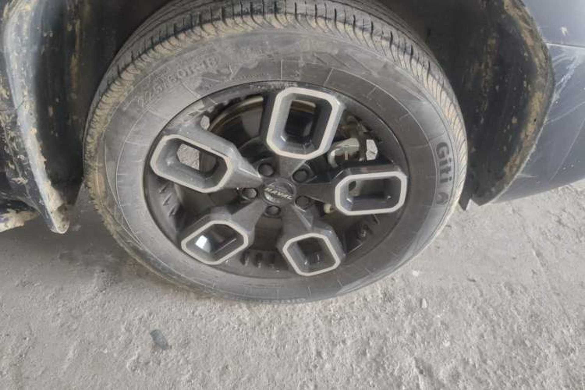 Used Haval X DOG 2022 1.5T DCT Two-Wheel Drive Trendy Sound Edition Right Front Wheel Hub