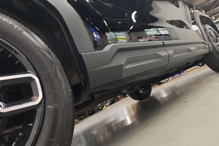 Used Haval X DOG 2022 1.5T DCT Two-Wheel Drive Trendy Edition Right Side Sill