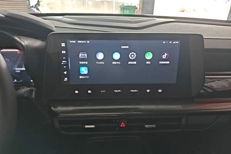 Used Haval X DOG 2022 1.5T DCT Two-Wheel Drive Trendy Edition Audio And AC Panel