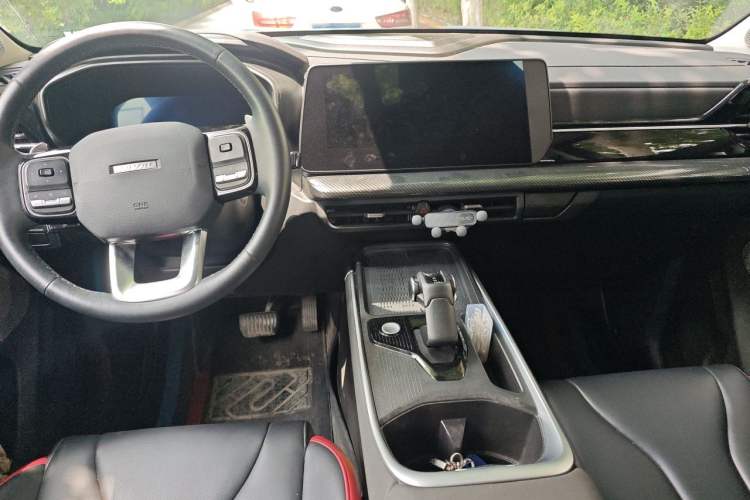 Used Haval X DOG 2022 1.5T DCT Two-Wheel Drive Trendy Edition Center Console