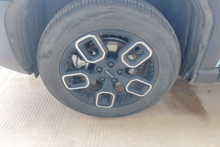 Used Haval X DOG 2022 1.5T DCT Two-Wheel Drive Trendy Edition Left Front Wheel Hub