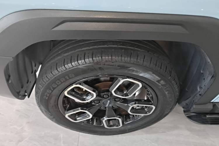 Used Haval X DOG 2022 1.5T DCT Two-Wheel Drive Trendy Edition Left Front Wheel Hub
