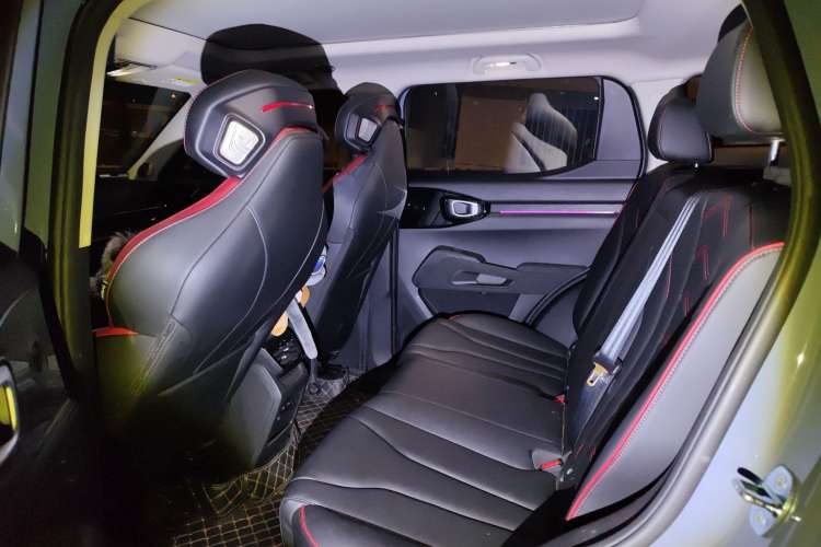 Used Haval X DOG 2022 1.5T DCT Two-Wheel Drive Trendy Sound Edition Left Rear Seat