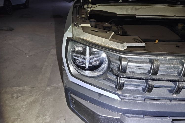 Used Haval X DOG 2022 1.5T DCT Two-Wheel Drive Trendy Edition Right Front Headlight