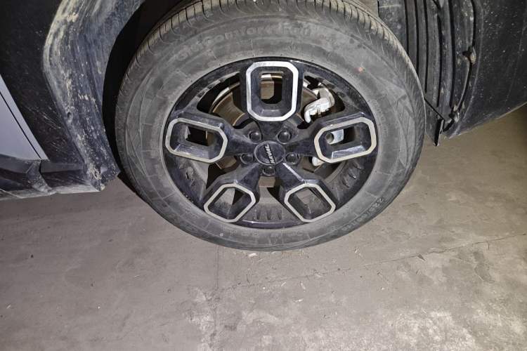 Used Haval X DOG 2022 1.5T DCT Two-Wheel Drive Trendy Edition Right Front Wheel Hub